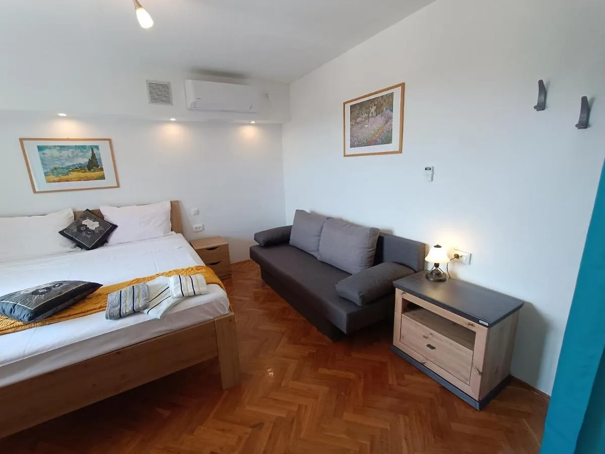 Apartments Rita Cres 0*,