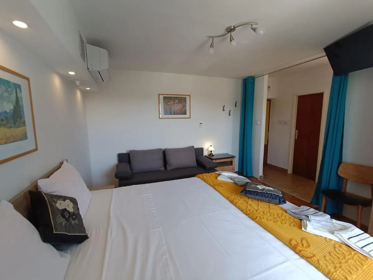 Apartments Rita Cres