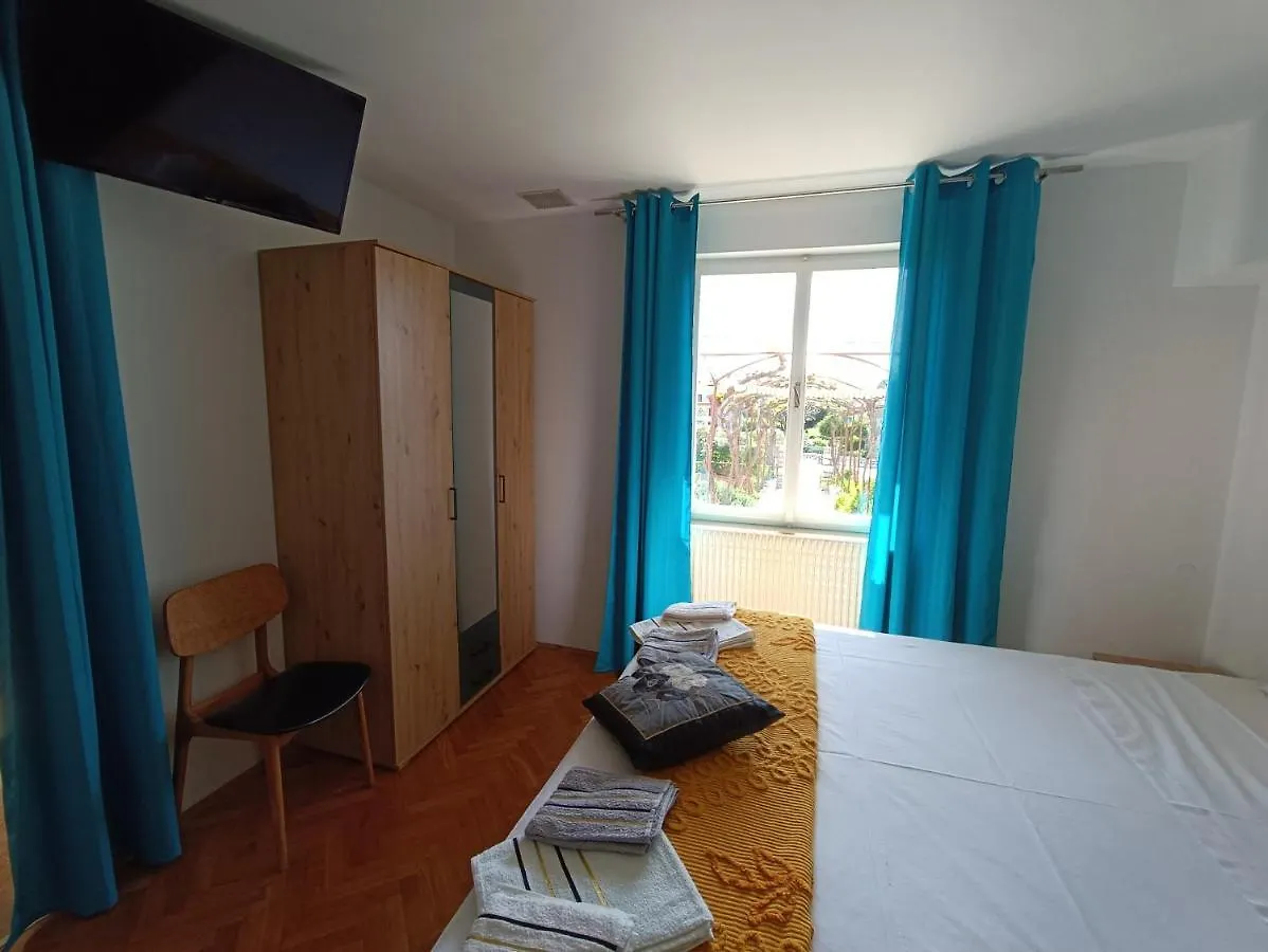 Apartments Rita Cres