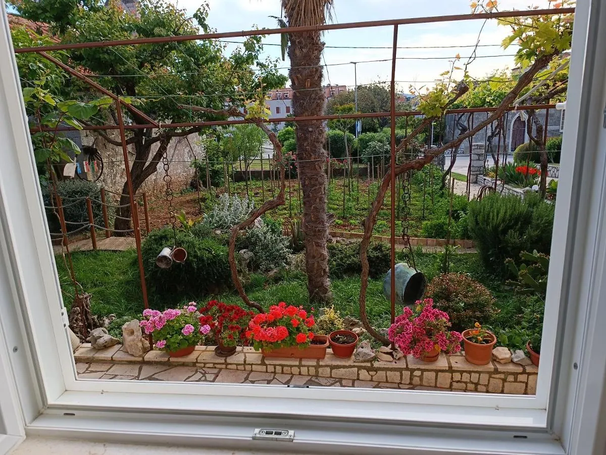 Apartments Rita Cres