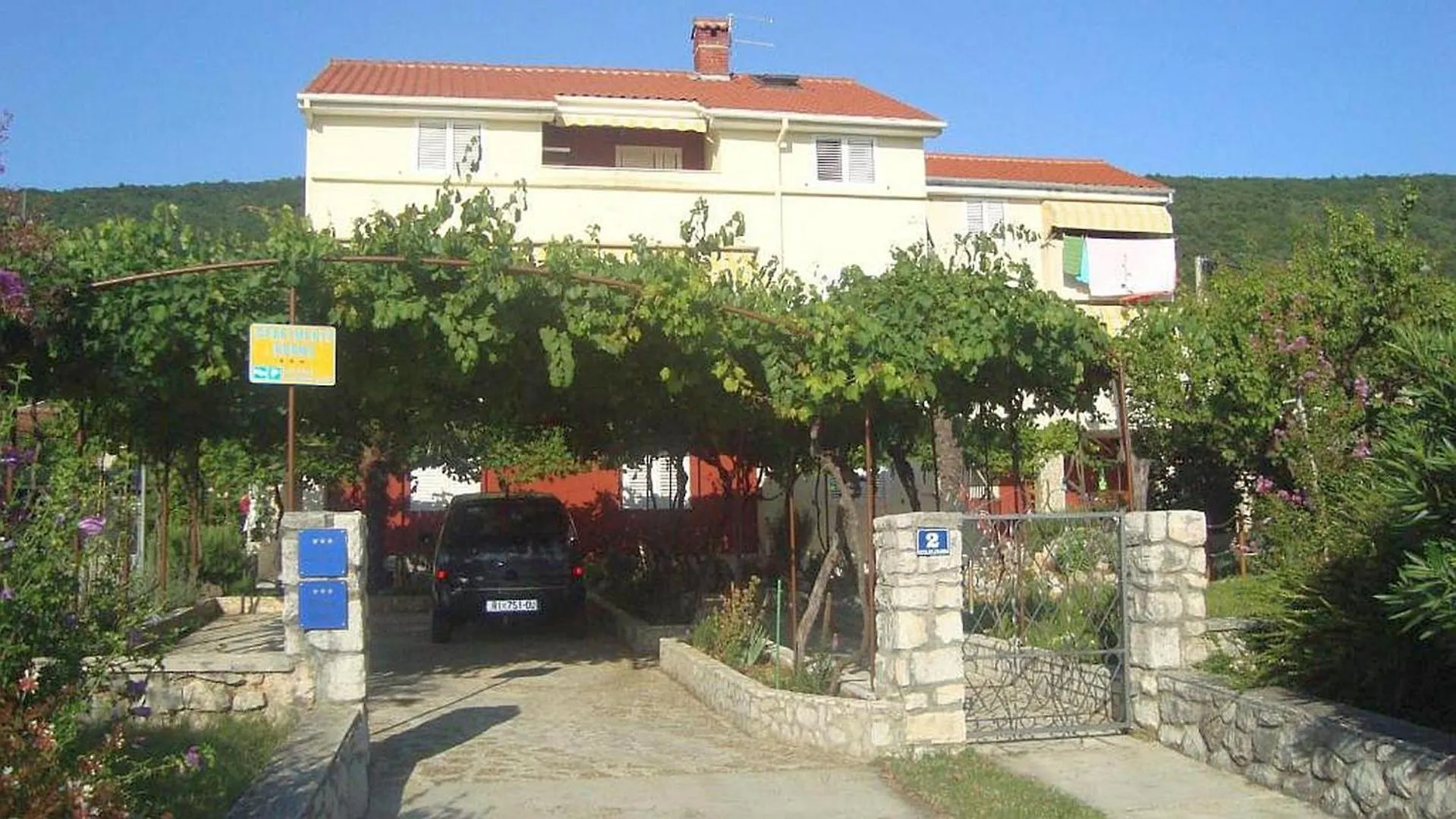 Apartments Rita Cres