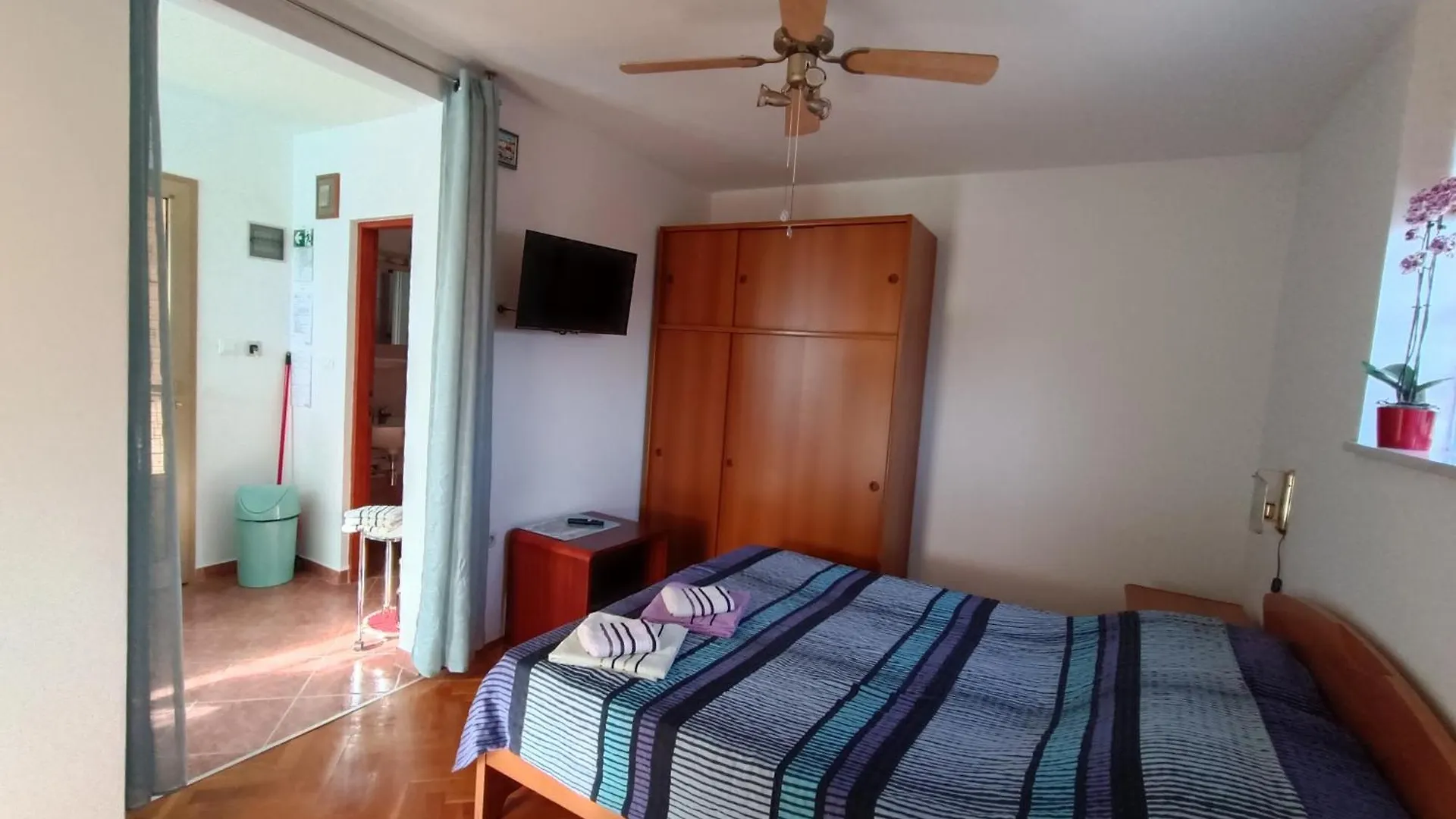 Apartments Rita Cres 0*,  Croatia